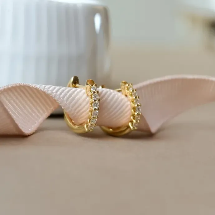 13 mm diamant creoler i 14 karat guld med diamant