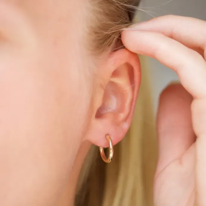 14 mm halvcreoler i 8 karat guld