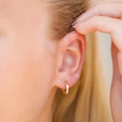 11 mm halvcreoler i 8 karat guld