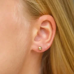 5 mm kugle ørestikker i 14 karat guld