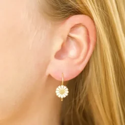 9,5 mm marguerit ørekroge i forgyldt sølv - Marie
