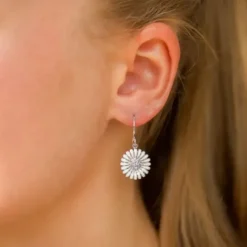 15 mm marguerit øreringe i sølv - Matilda