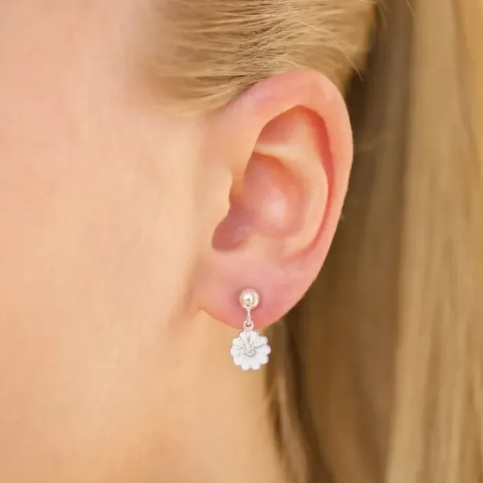 8 mm marguerit ørestikker i sølv - Maggie