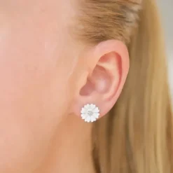 11 mm marguerit ørestikker i sølv - Magda