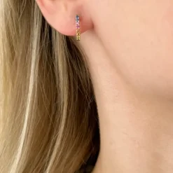 12 mm regnbuefarvede safir creoler i 14 karat guld med safir