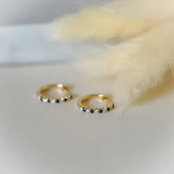 14 mm safir creoler i 14 karat guld med safir og diamant