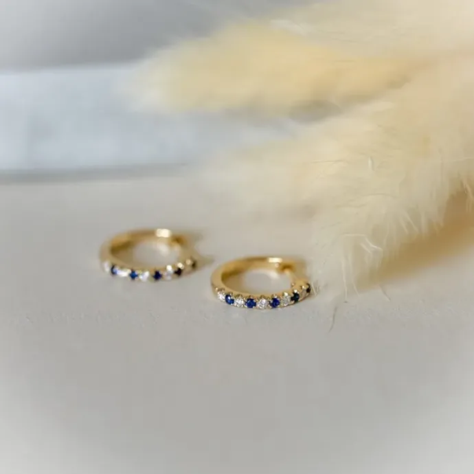 14 mm safir creoler i 14 karat guld med safir og diamant