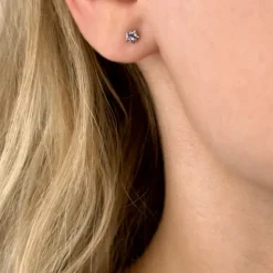 4 mm stjerne zirkon ørestikker i sølv