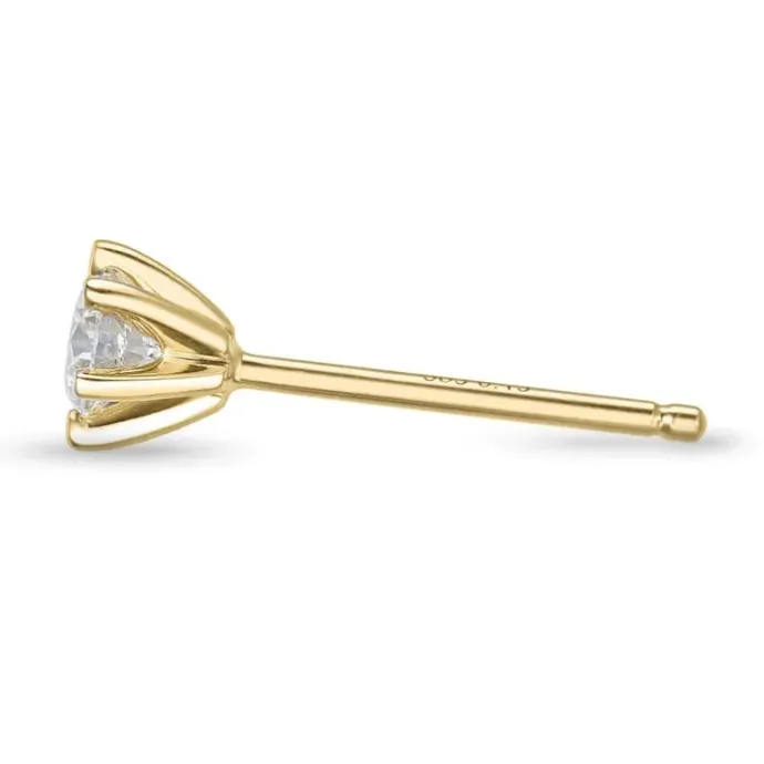 1 x 0,15 ct diamant solitaireørestik i 14 karat guld med diamant