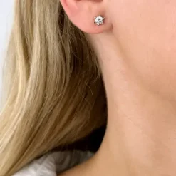 2 x 0,30 ct lab grown diamant solitaireørestikker i 14 karat hvidguld med lab grown diamant