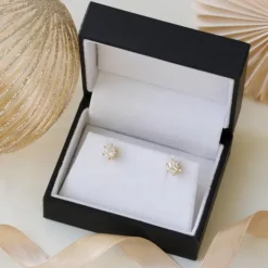 2 x 0,40 ct lab grown diamant ørestikker i 14 karat guld med lab grown diamant