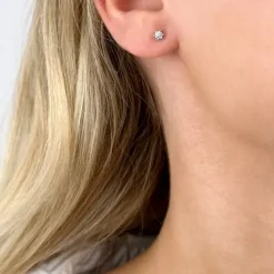 2 x 0,10 ct solitaireørestikker i 14 karat hvidguld med diamant