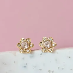 Blomster morganit brillantøreringe i 9 karat guld med morganit og diamant