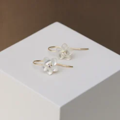 Blomster øreringe i 9 karat guld med