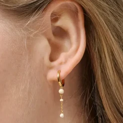 Enamel Lola Bold Daisy creoler i forgyldt sølv hvid emalje