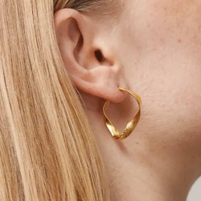 Enamel Scarlet Small halvcreoler i forgyldt sølv