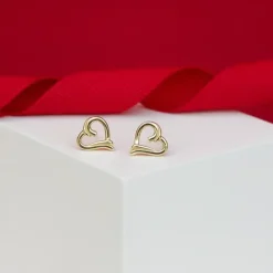 Hjerte øreringe i 8 karat guld