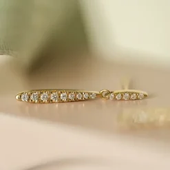 Lange diamant øreringe i 14 karat guld med diamant