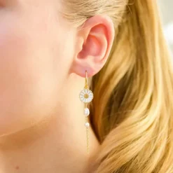 Lange marguerit perle kæde øreringe i forgyldt sølv
