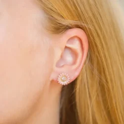 Marguerit pink ørestikker i forgyldt sølv - Matilda