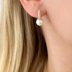 Perle creoler i 14 karat guld med diamant