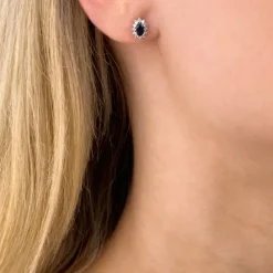 Safir rosetørestikker i 14 karat hvidguld med diamant og safir