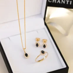 Safir rosetørestikker i 14 karat guld med diamant og safir