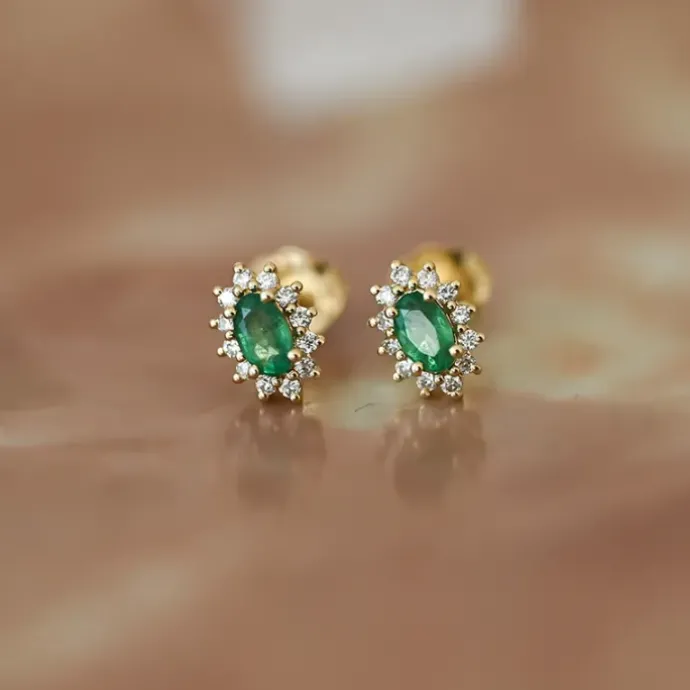 Smaragd rosetørestikker i 14 karat guld med diamant og smaragd